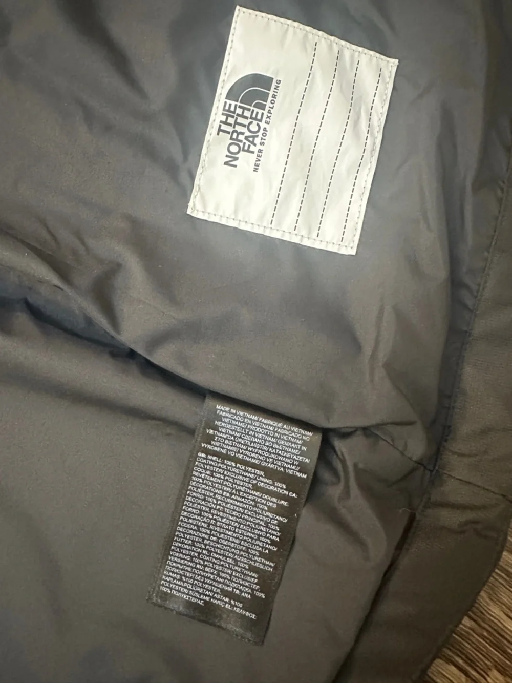 The North Face Waterproof Shell Jacket Girls S(7/8) Black DOWN JACKET IS MISSI